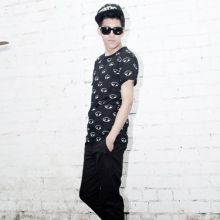 Korean Modern Style Eye TEE (Color: Black, Size: Please Select Size)