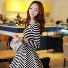Korean Umbrella Style Striped Skirt (Color: Black and White Stripe, Size: One Size)
